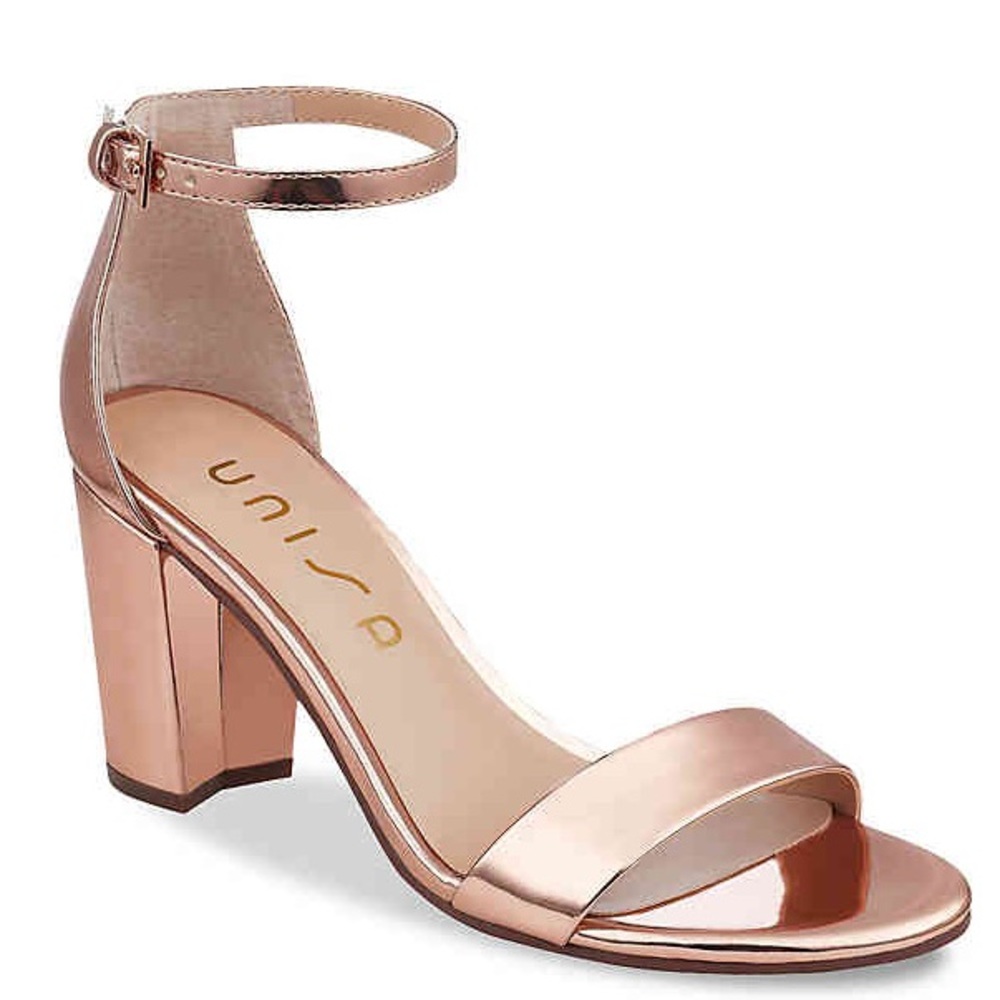 NIB Unisa Daicy Metallic Rose Gold Sandal - Size 8